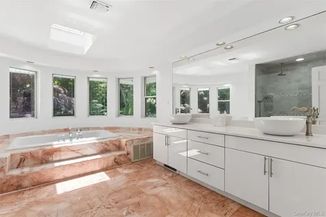 2 Greenwood Lane Woodbury NY 11797