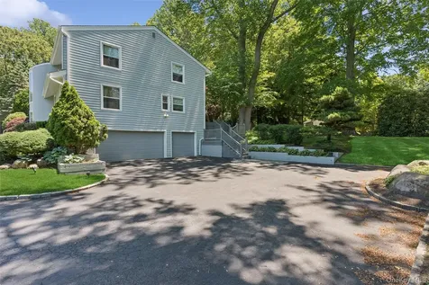 2 Greenwood Lane Woodbury NY 11797