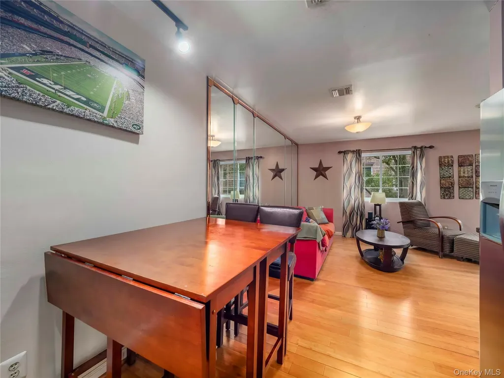 26 Klint Court Nanuet NY 10954