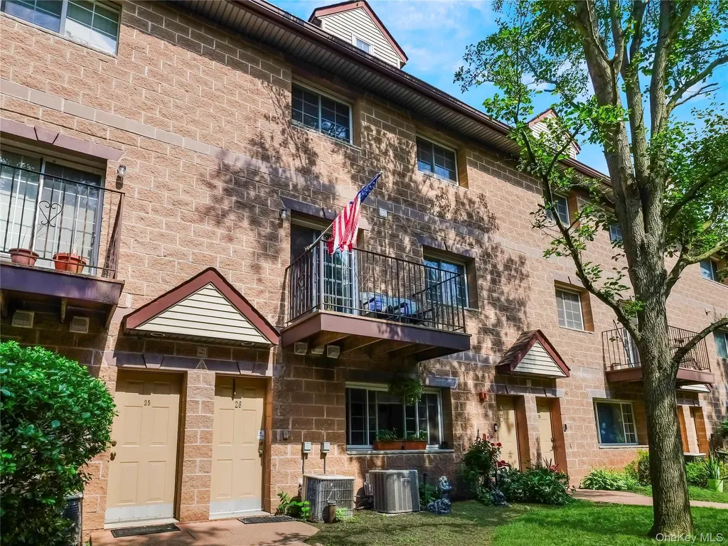 26 Klint Court Nanuet NY 10954