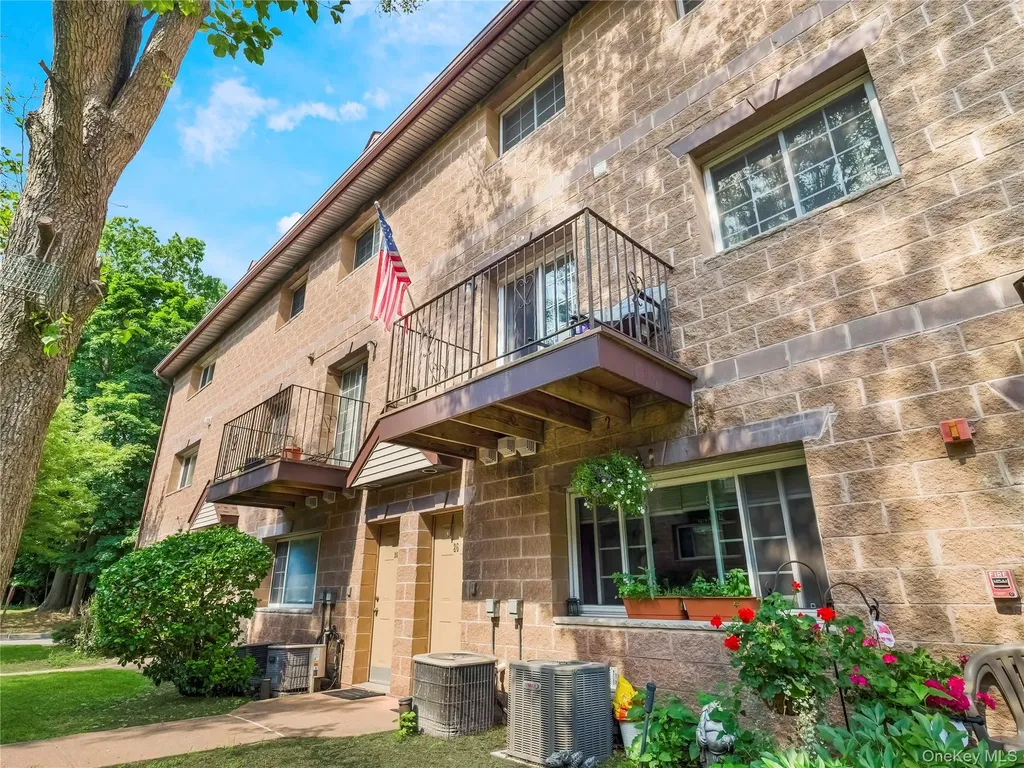 26 Klint Court Nanuet NY 10954