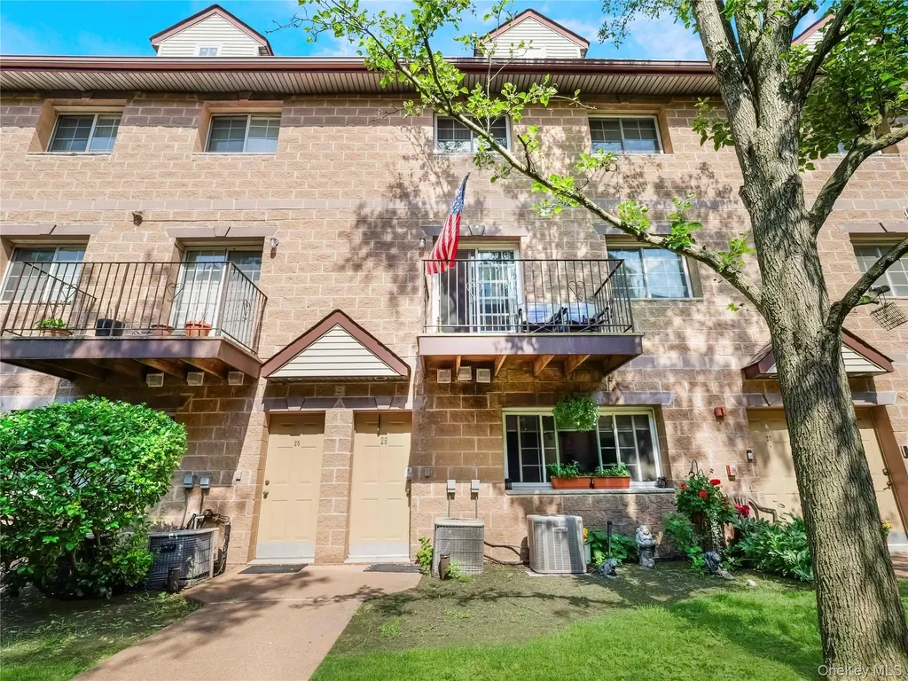 26 Klint Court Nanuet NY 10954