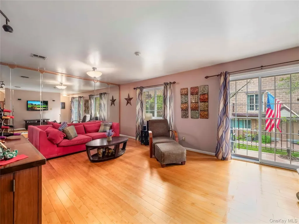 26 Klint Court Nanuet NY 10954