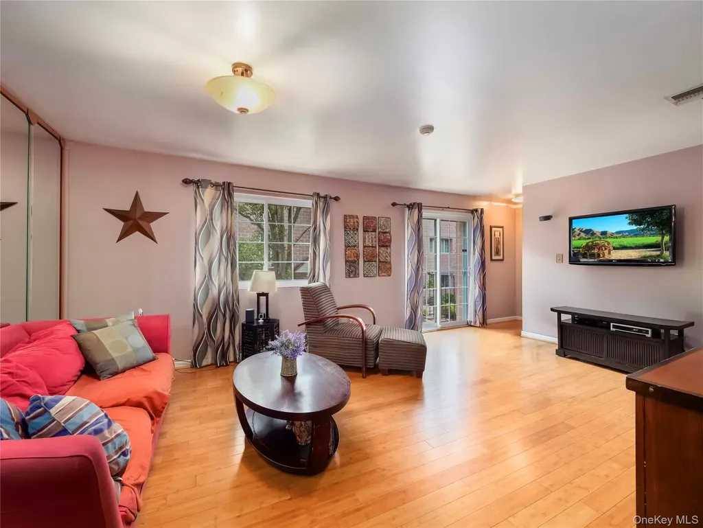 26 Klint Court Nanuet NY 10954
