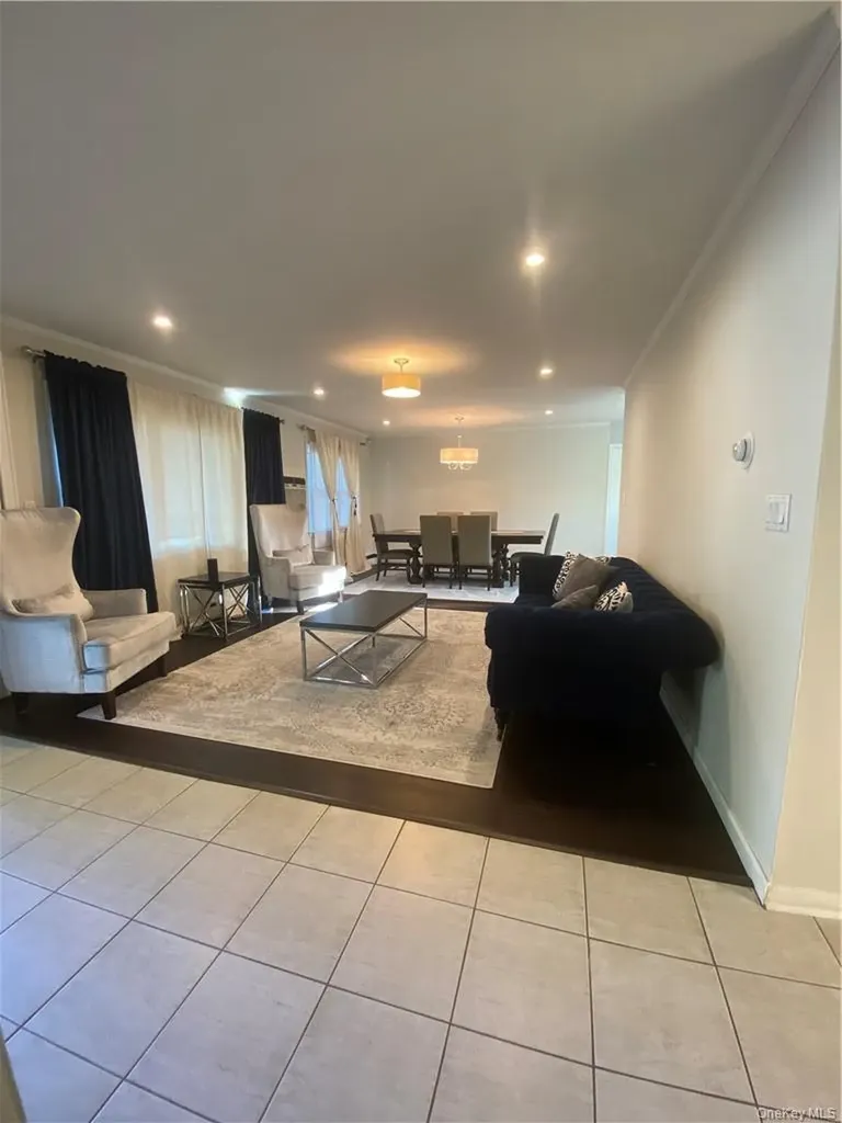 2 Larch Court West Nyack NY 10994