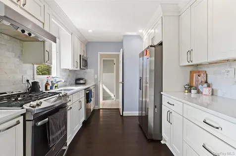2 Larch Court West Nyack NY 10994