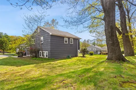 2 Larch Court West Nyack NY 10994