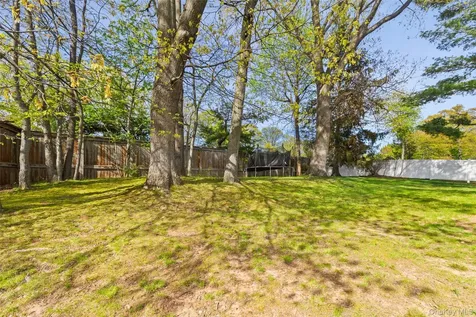 2 Larch Court West Nyack NY 10994