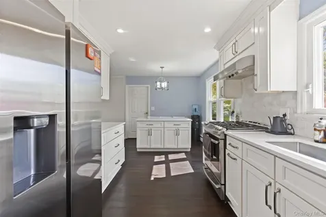 2 Larch Court West Nyack NY 10994