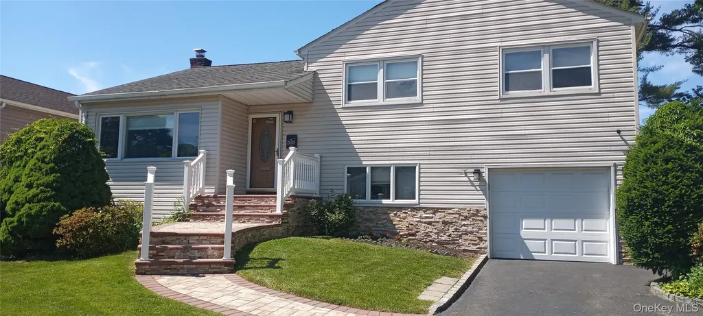 2669 Grayson Drive East Meadow NY 11554