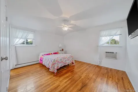 4007 Clark Street Seaford NY 11783