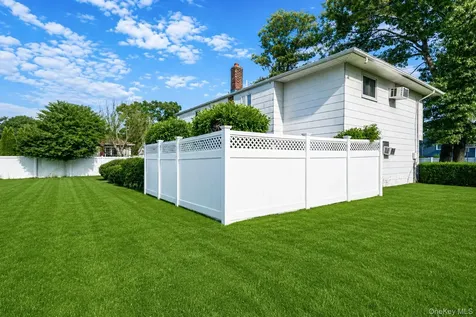 4007 Clark Street Seaford NY 11783