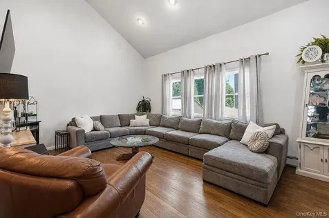 26 Cedar Street Farmingdale NY 11735