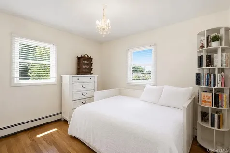 26 Cedar Street Farmingdale NY 11735