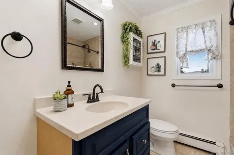 26 Cedar Street Farmingdale NY 11735