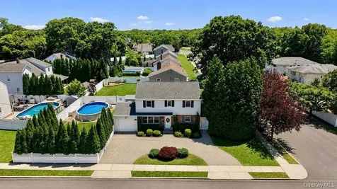 26 Cedar Street Farmingdale NY 11735
