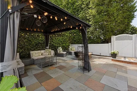 26 Cedar Street Farmingdale NY 11735