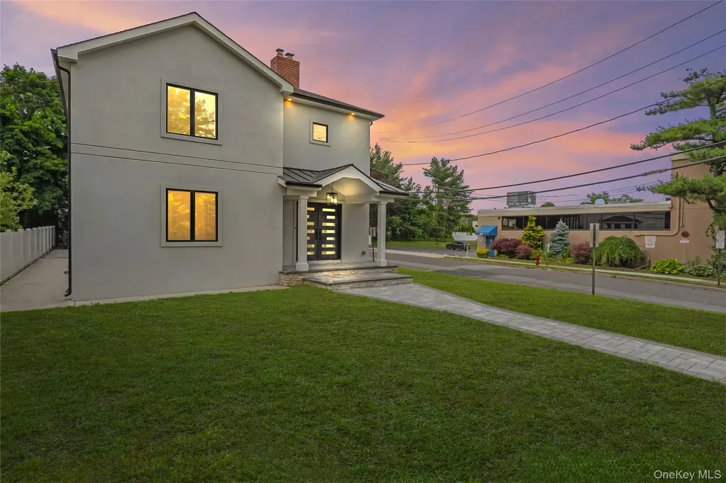 29 Garfield Place Roslyn Heights NY 11577