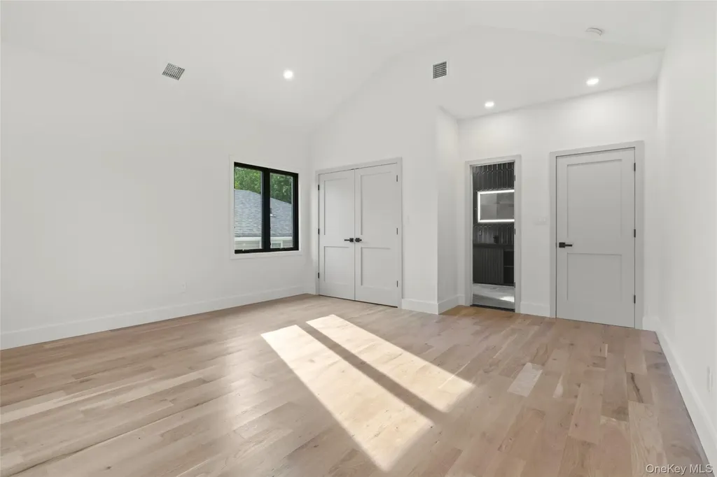 29 Garfield Place Roslyn Heights NY 11577