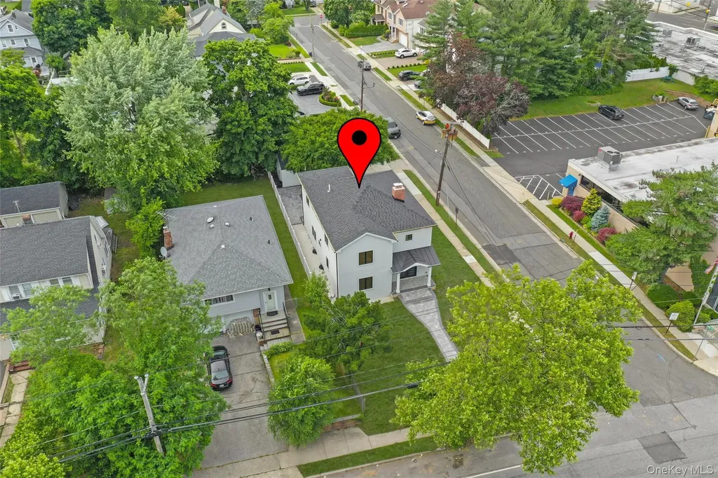 29 Garfield Place Roslyn Heights NY 11577