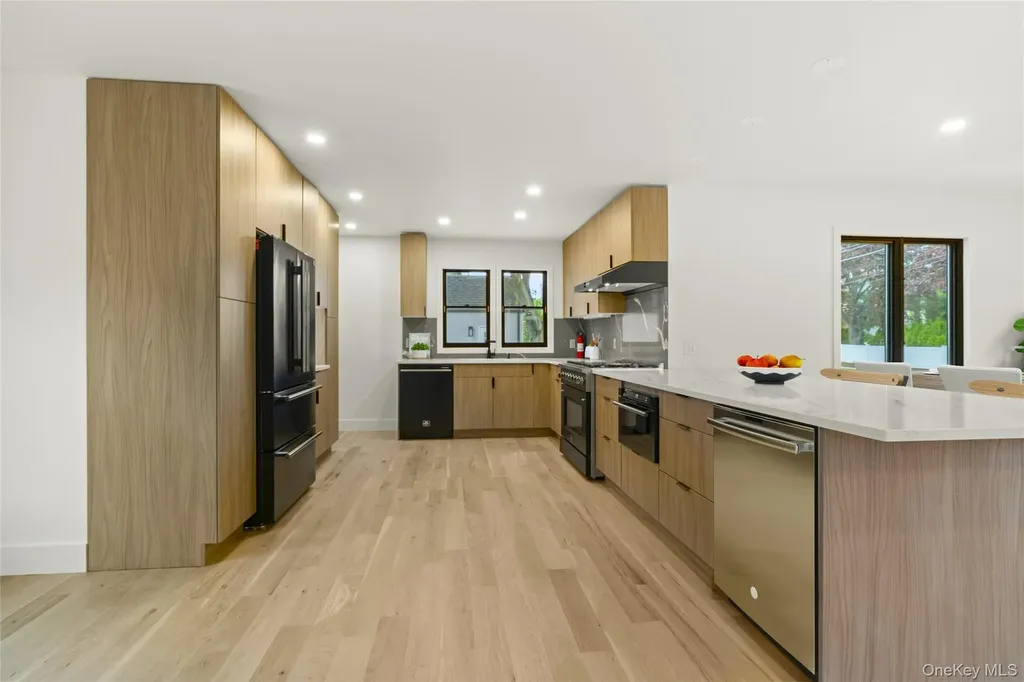 29 Garfield Place Roslyn Heights NY 11577