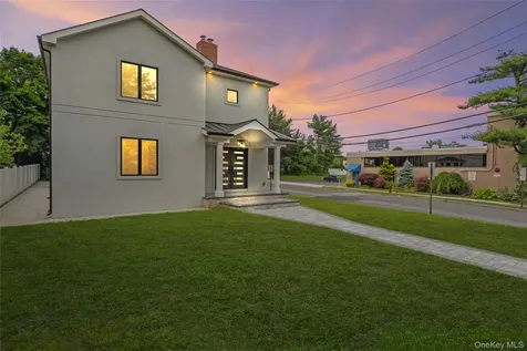 29 Garfield Place Roslyn Heights NY 11577