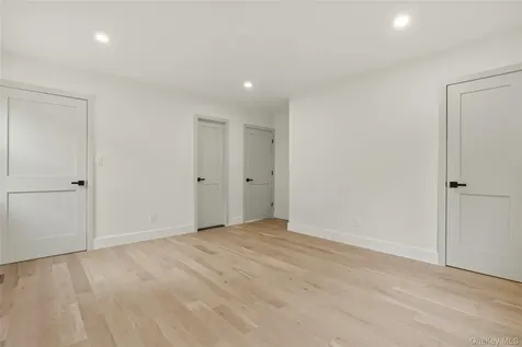 29 Garfield Place Roslyn Heights NY 11577