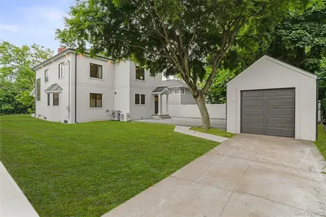 29 Garfield Place Roslyn Heights NY 11577