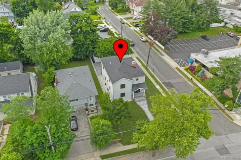 29 Garfield Place Roslyn Heights NY 11577