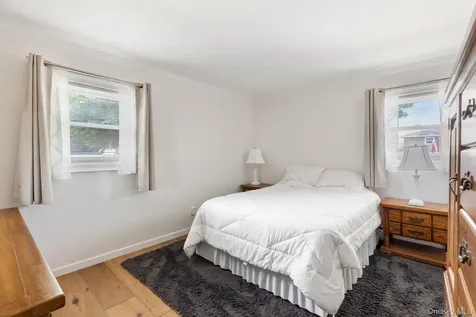 54 Oak Street Farmingdale NY 11735