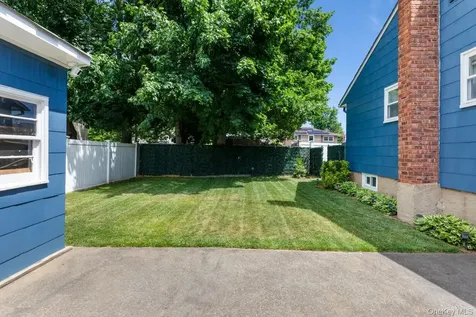 54 Oak Street Farmingdale NY 11735