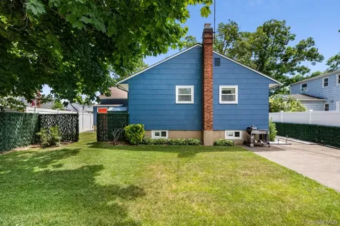 54 Oak Street Farmingdale NY 11735