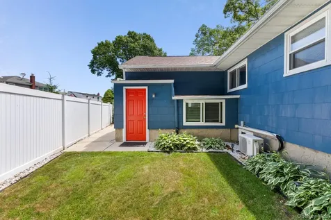 54 Oak Street Farmingdale NY 11735