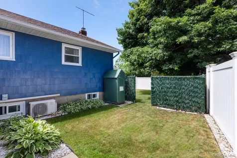 54 Oak Street Farmingdale NY 11735