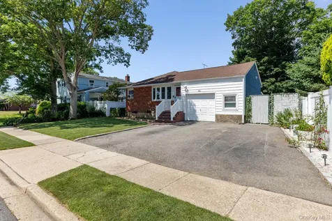 54 Oak Street Farmingdale NY 11735
