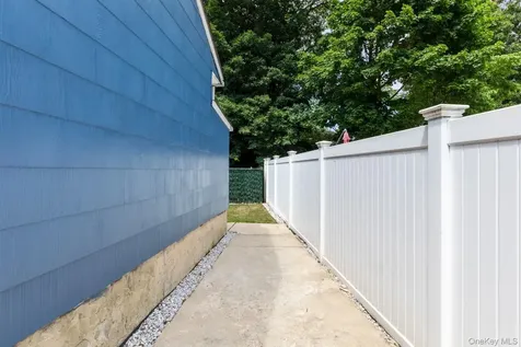 54 Oak Street Farmingdale NY 11735