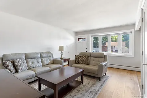 54 Oak Street Farmingdale NY 11735