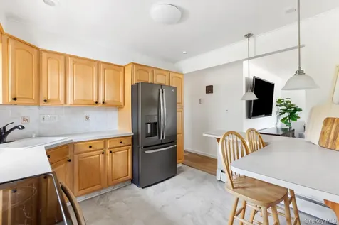 54 Oak Street Farmingdale NY 11735