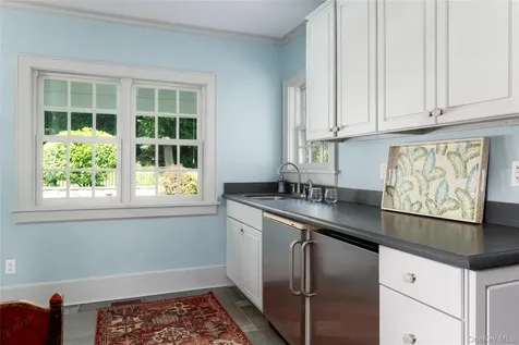 87 Hix Avenue Rye NY 10580