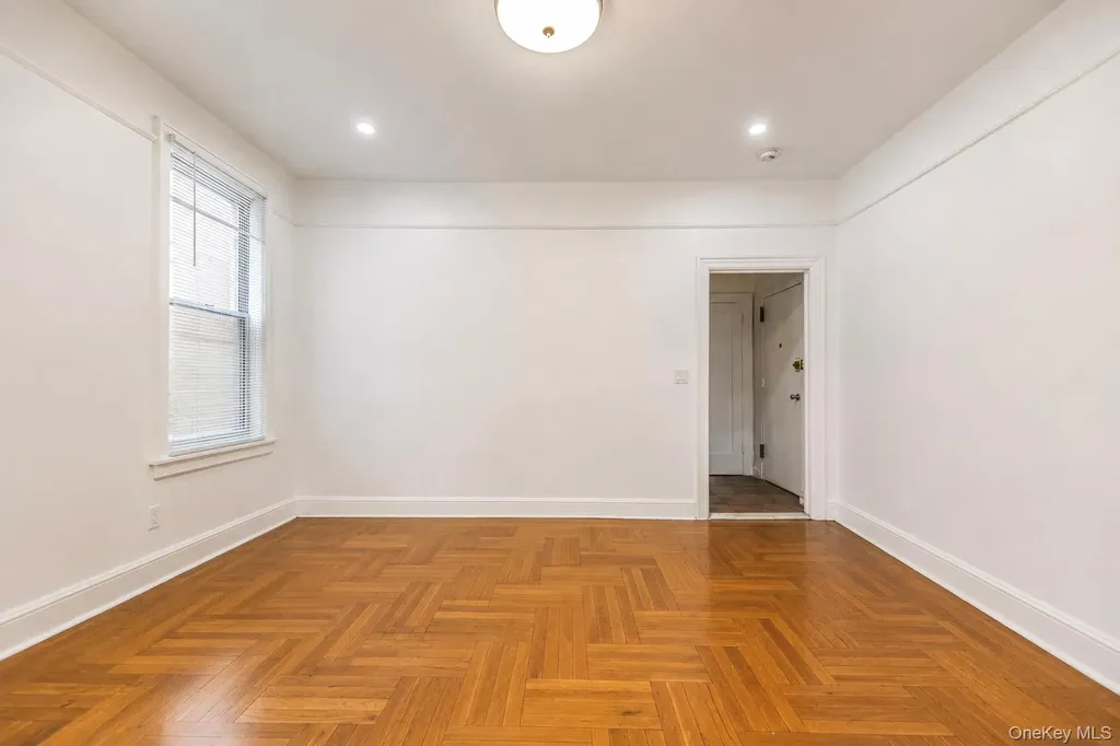 721 E 242nd Street Bronx NY 10470