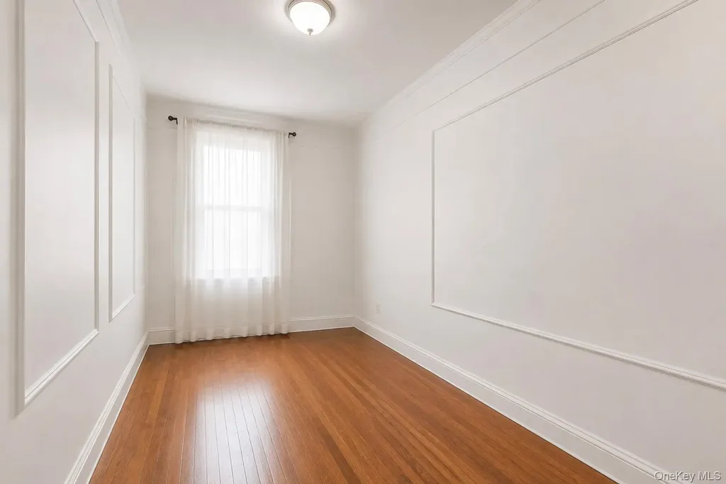 721 E 242nd Street Bronx NY 10470