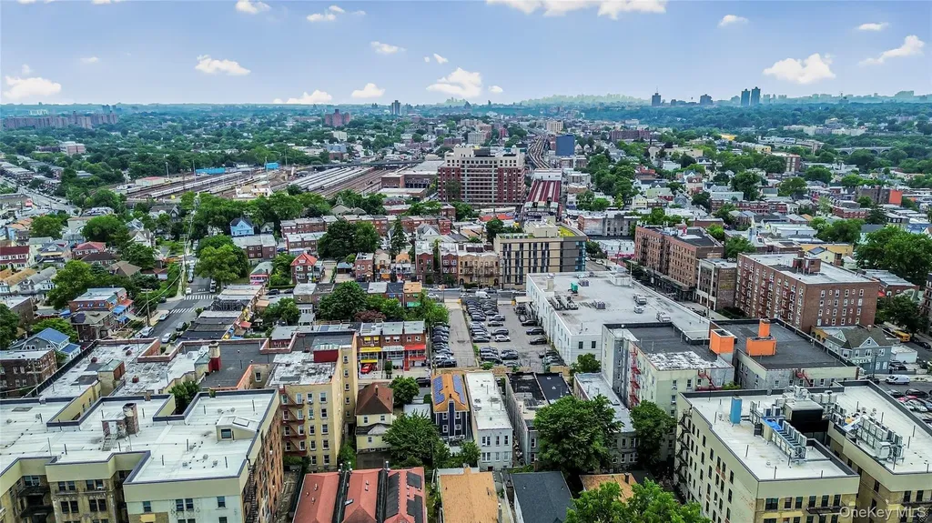 721 E 242nd Street Bronx NY 10470