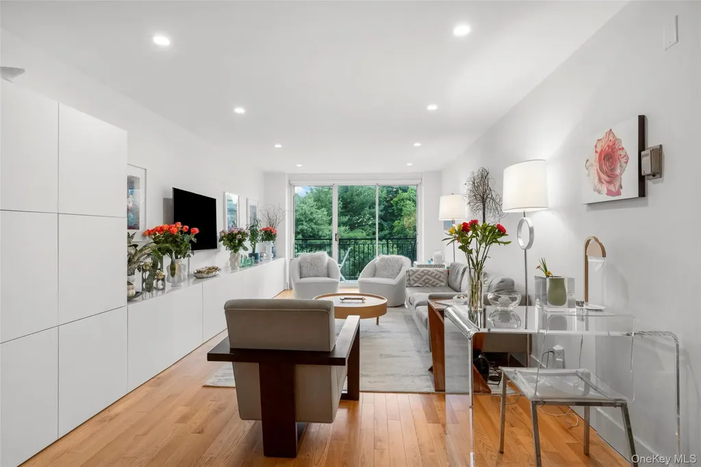 20 Old Mamaroneck Road White Plains NY 10605