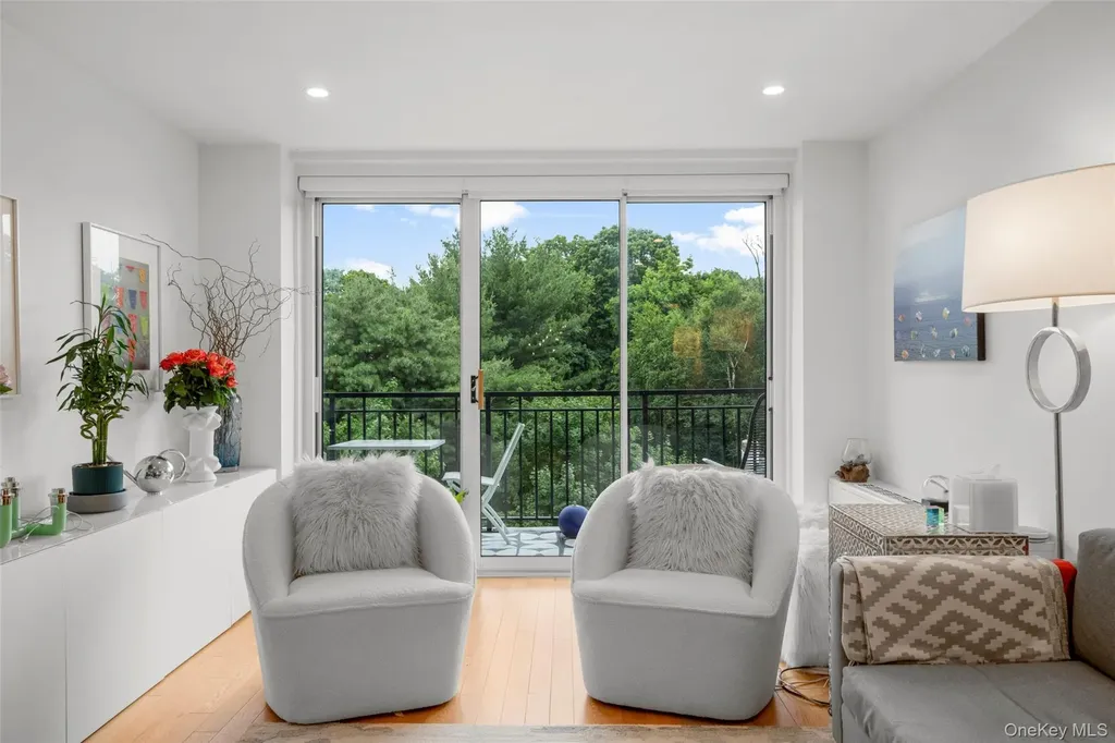 20 Old Mamaroneck Road White Plains NY 10605