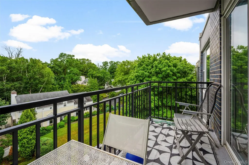 20 Old Mamaroneck Road White Plains NY 10605