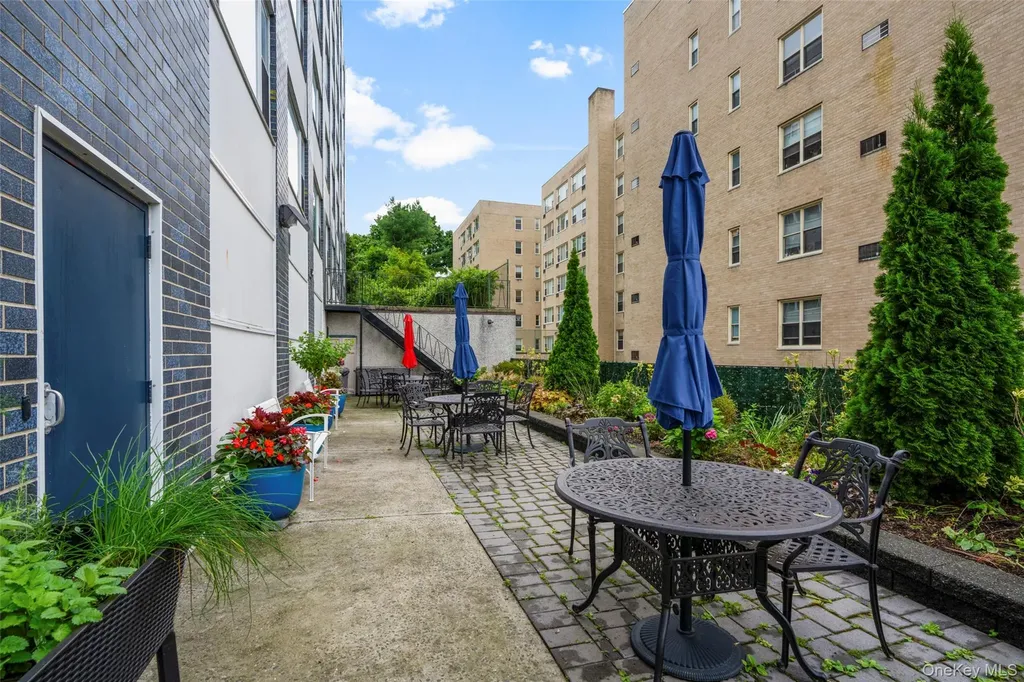 20 Old Mamaroneck Road White Plains NY 10605