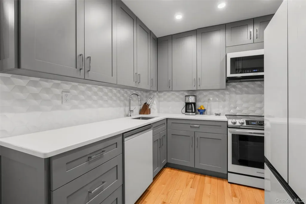 20 Old Mamaroneck Road White Plains NY 10605