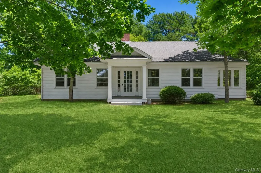 108 Jessup Avenue Quogue NY 11959