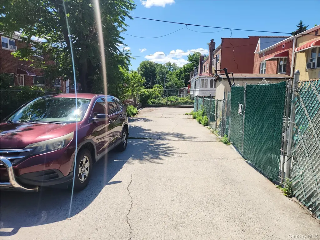 3324 Gunther Avenue Bronx NY 10469