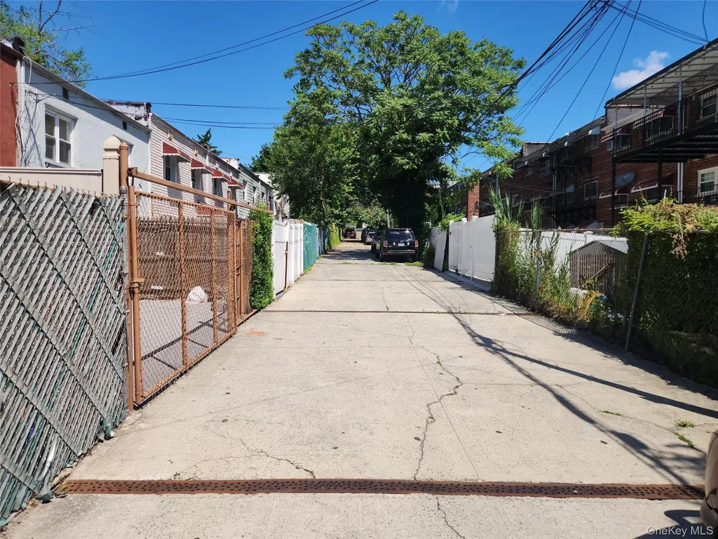 3324 Gunther Avenue Bronx NY 10469